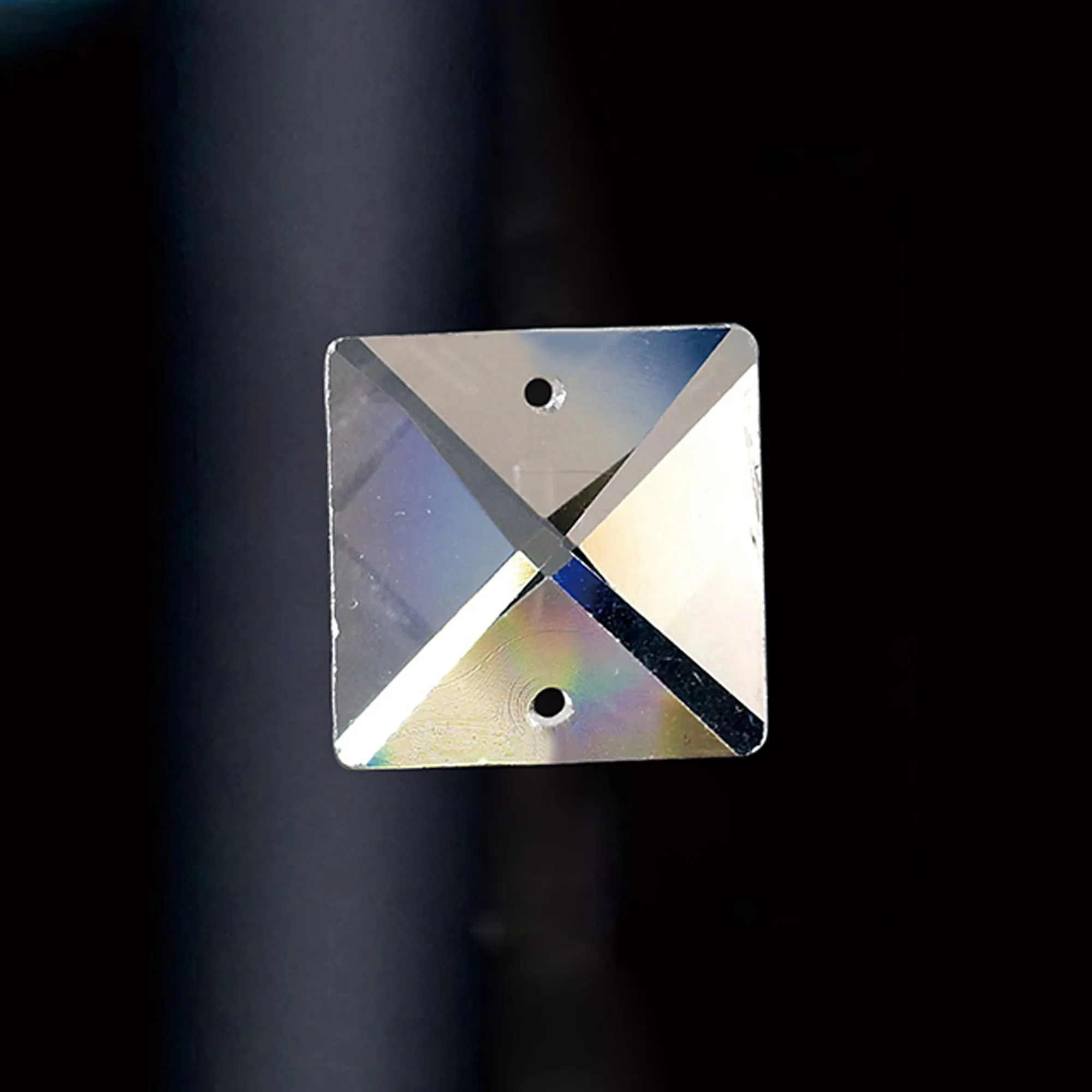 C70038  Crystal Square Without Ring 14mm 2 Holes